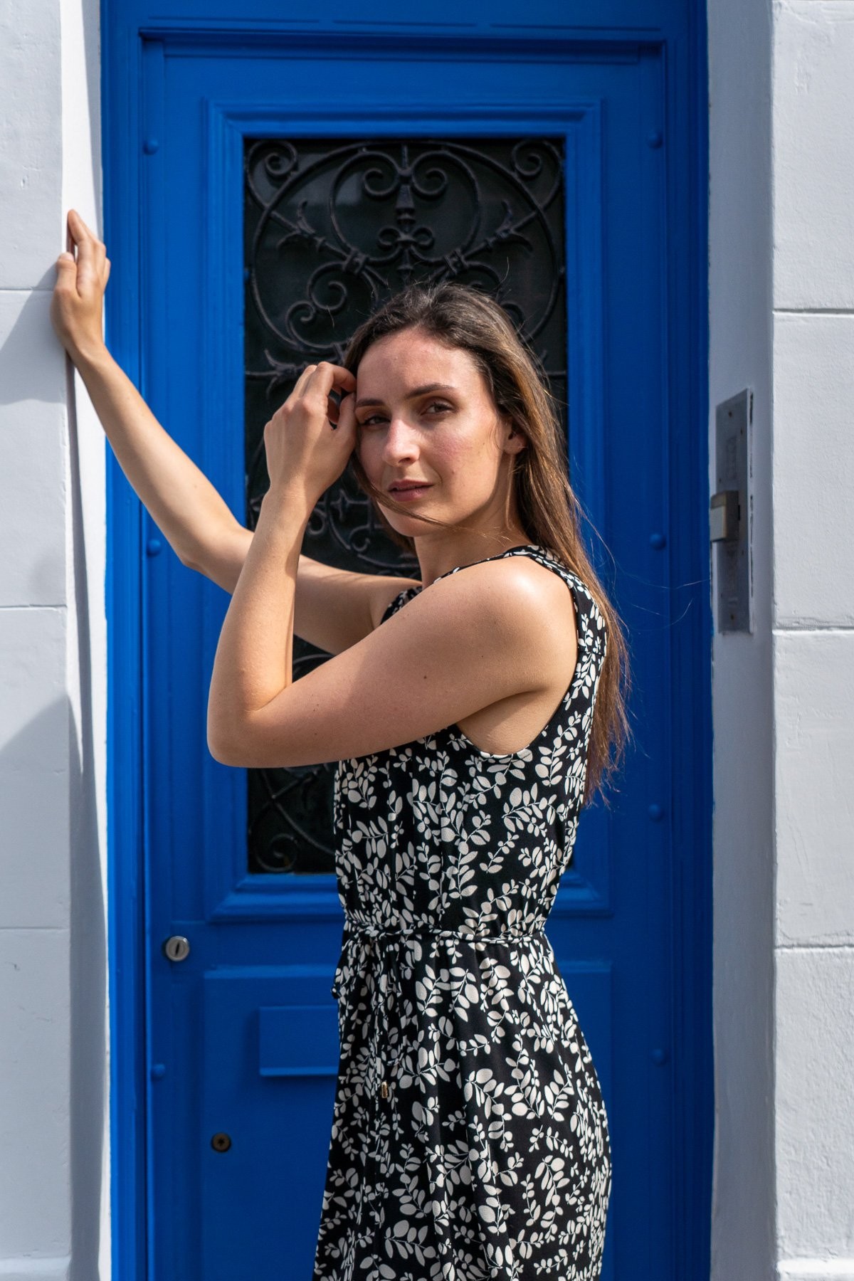 Solo traveler portraits in Paris